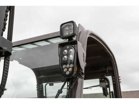 Chariots électriques à 4 roues 2024  Manitou ME 450 (12)