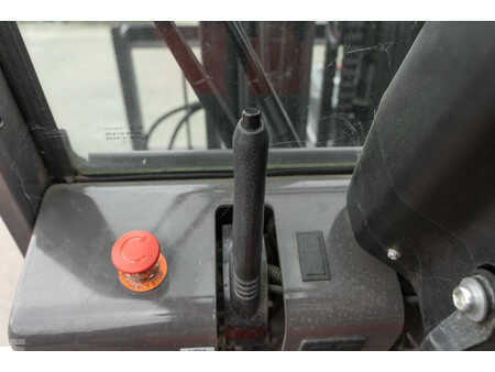 Chariots électriques à 4 roues 2024  Manitou ME 450 (17)