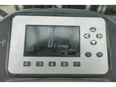 Chariots électriques à 4 roues 2024  Manitou ME 450 (18)