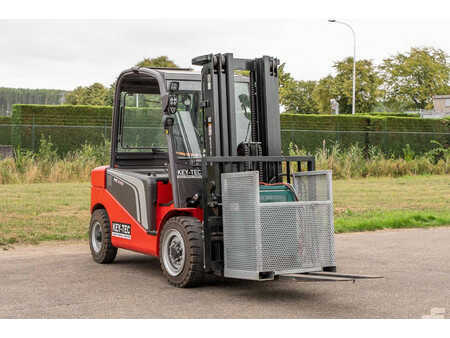 Chariots électriques à 4 roues 2024  Manitou ME 450 (3)