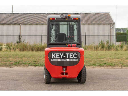 Chariots électriques à 4 roues 2024  Manitou ME 450 (6)