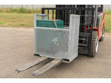 Chariots électriques à 4 roues 2024  Manitou ME 450 (8)