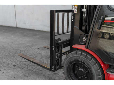 Wózki widłowe diesel 2024  Manitou MI 35 D (9)