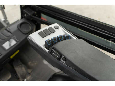 Wózki widłowe diesel 2024  Manitou MI 30 D (17)