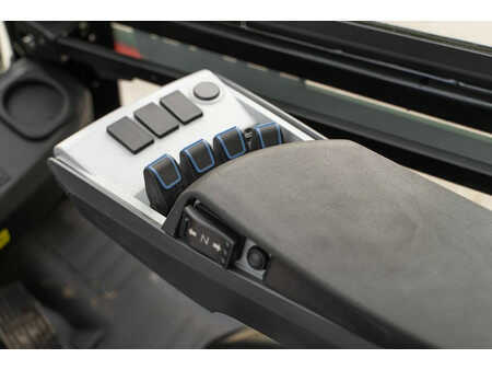 Wózki widłowe diesel 2024  Manitou MI 30 D (18)