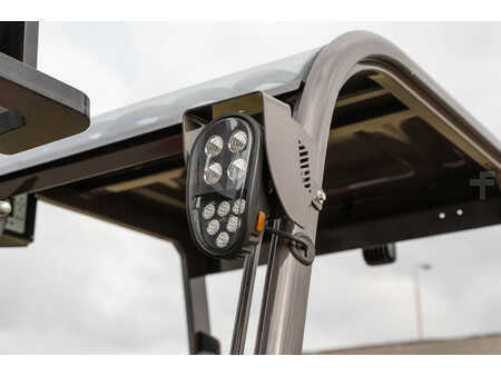 Chariots électriques à 4 roues 2023  Manitou ME 430 (12)