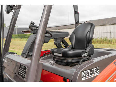 Chariots électriques à 4 roues 2023  Manitou ME 430 (15)