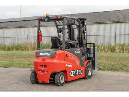 Chariots électriques à 4 roues 2023  Manitou ME 430 (5)