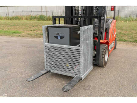 Chariots électriques à 4 roues 2023  Manitou ME 430 (8)