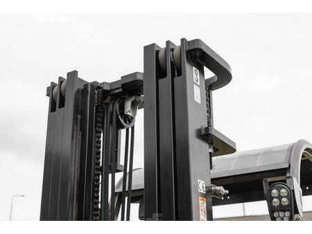 Chariots électriques à 4 roues 2023  Manitou ME 435 (10)