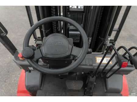 Chariots électriques à 4 roues 2023  Manitou ME 435 (16)