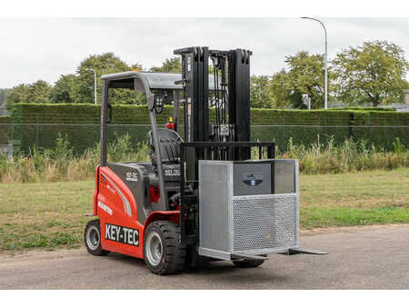 Chariots électriques à 4 roues 2023  Manitou ME 435 (3)