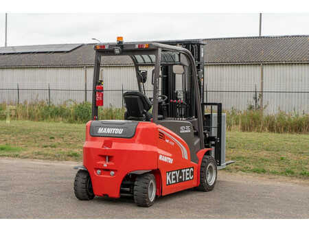 Chariots électriques à 4 roues 2023  Manitou ME 435 (5)