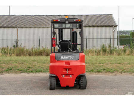 Chariots électriques à 4 roues 2023  Manitou ME 435 (6)