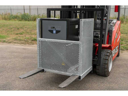 Chariots électriques à 4 roues 2023  Manitou ME 435 (8)