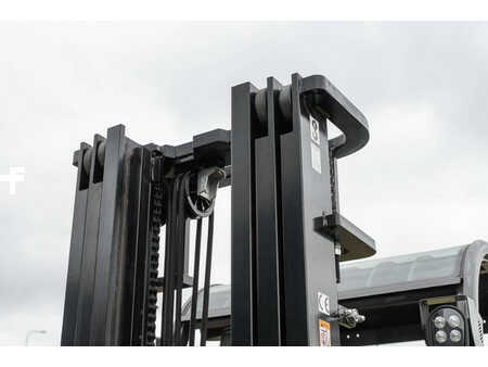 Chariots électriques à 4 roues 2023  Manitou ME 435 (10)