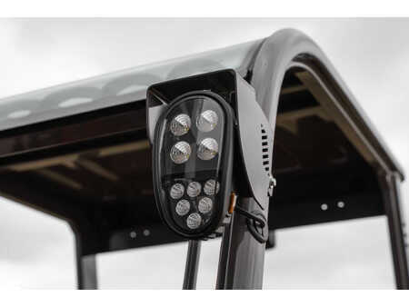 Chariots électriques à 4 roues 2023  Manitou ME 435 (11)