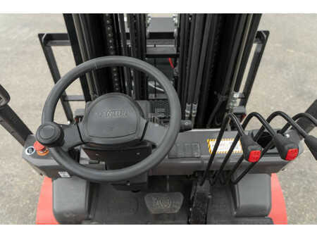 Chariots électriques à 4 roues 2023  Manitou ME 435 (15)