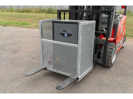 Chariots électriques à 4 roues 2023  Manitou ME 435 (8)