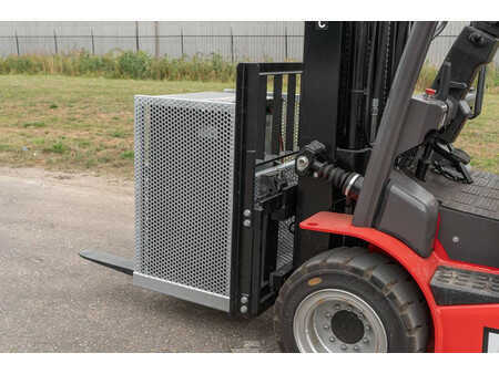 Chariots électriques à 4 roues 2023  Manitou ME 435 (9)