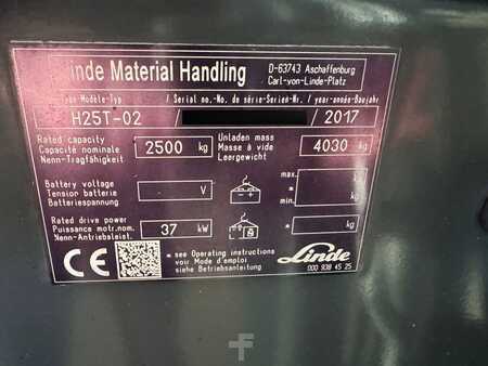 Empilhador a gás 2017  Linde H 25 T - 02 (3)