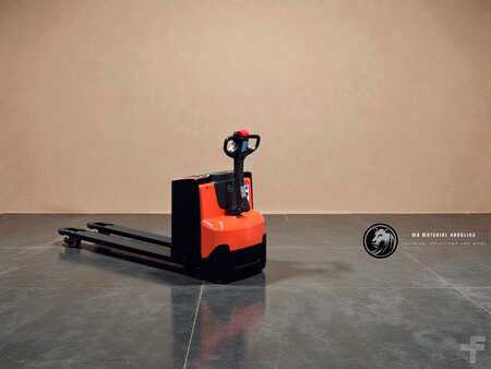 Elektromos emelőkocsik 2018  Toyota LWE 180 (1)