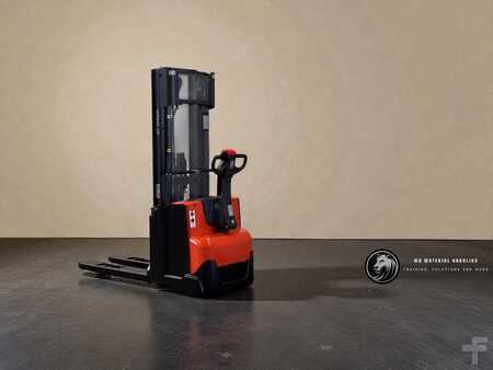 Pallet Stackers 2016  Toyota SWE 120 L (1)