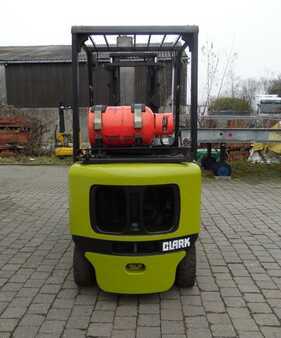 Nestekaasutrukki 1999  Clark CGP18 (4)