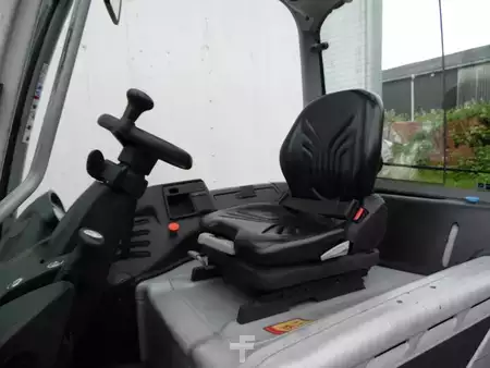 Elektro 4 Rad 2014  Still RX60-50 (4)