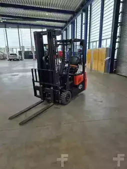 Eléctrico - 3 rodas 2026  EP Equipment CPD18TVL (1)