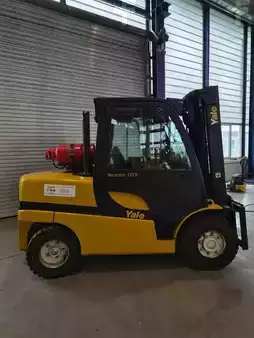 LPG heftrucks 2010  Yale GLP55VX (2)