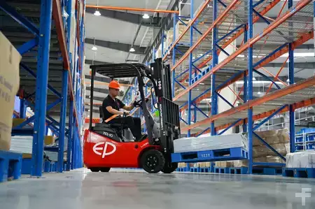 Elektromos 3 kerekű 2025  EP Equipment TCL101 (1)