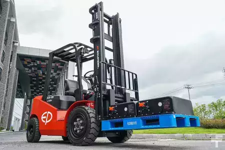 Elektromos 4 kerekű 2025  EP Equipment EFL382X5 (6)