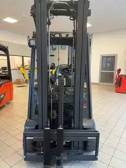 Carrelli elettrici 3 ruote 2014  Linde E16C (4)