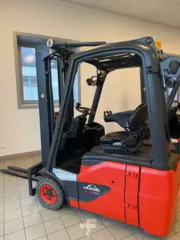 Carrelli elettrici 3 ruote 2014  Linde E16C (6)