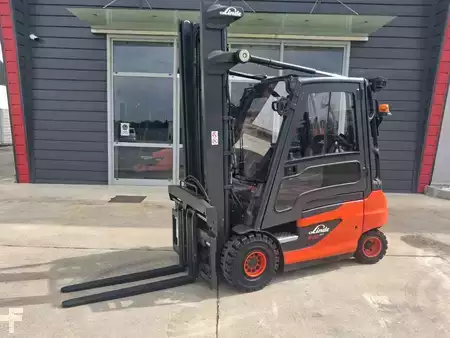 Carrelli elettrici 4 ruote 2016  Linde E30 (1)