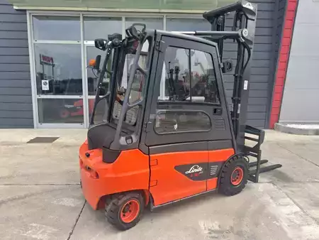 Carrelli elettrici 4 ruote 2016  Linde E30 (5)