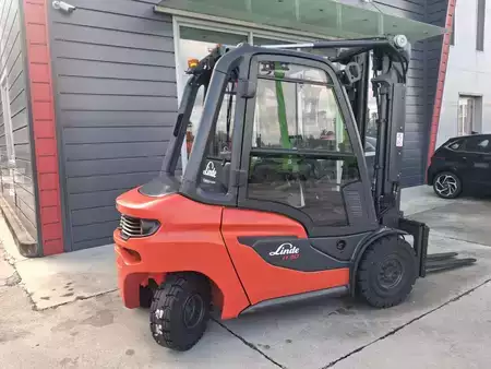Empilhador diesel 2021  Linde H30 (2)