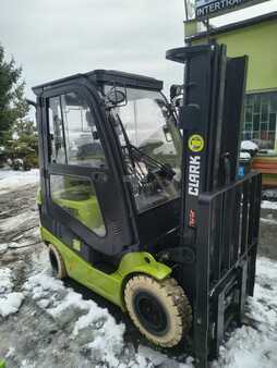 Carretilla elevadora GLP 2021  Clark C18 (7)