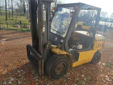 Carrelli elevatori GPL 2006  Komatsu FG40 cylinder head defective (1)