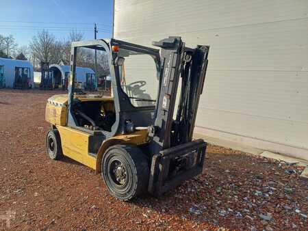 Carrelli elevatori GPL 2006  Komatsu FG40 cylinder head defective (2)