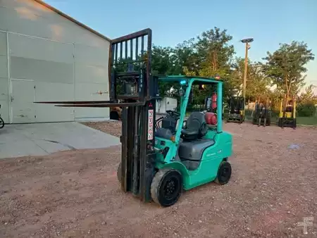 Wózki gazowe 2017  Mitsubishi FG 25 (1)