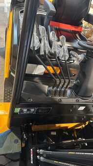 Carretilla elevadora diésel 2025  UN Forklift  F Serie 3.0T Diesel Kubota (2)