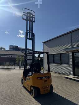 El Truck - 4-hjul 2025  UN Forklift V Series 2.5T (2)