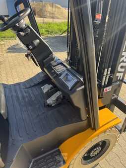 El Truck - 4-hjul 2025  UN Forklift V Series 2.5T (9)