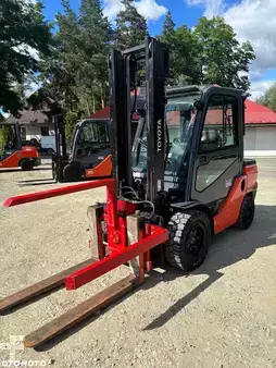 Carrelli elevatori diesel 2022  Toyota 8FDJF35 CABINA SIDE SHIFT ; DIESEL WITHOUT/NO DPF EXPORT (4)