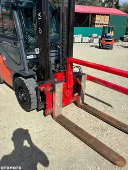 Carrelli elevatori diesel 2022  Toyota 8FDJF35 CABINA SIDE SHIFT ; DIESEL WITHOUT/NO DPF EXPORT (5)