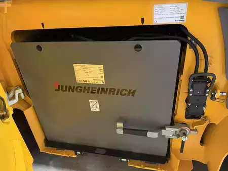 Carrelli elettrici 4 ruote 2020  Jungheinrich EFG 540 (7)