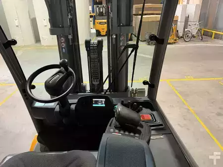 Carrelli elettrici 4 ruote 2024  Jungheinrich EFG 540 (5)