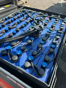 Carrelli elettrici 4 ruote 2013  Toyota 8FBMT25 (5)